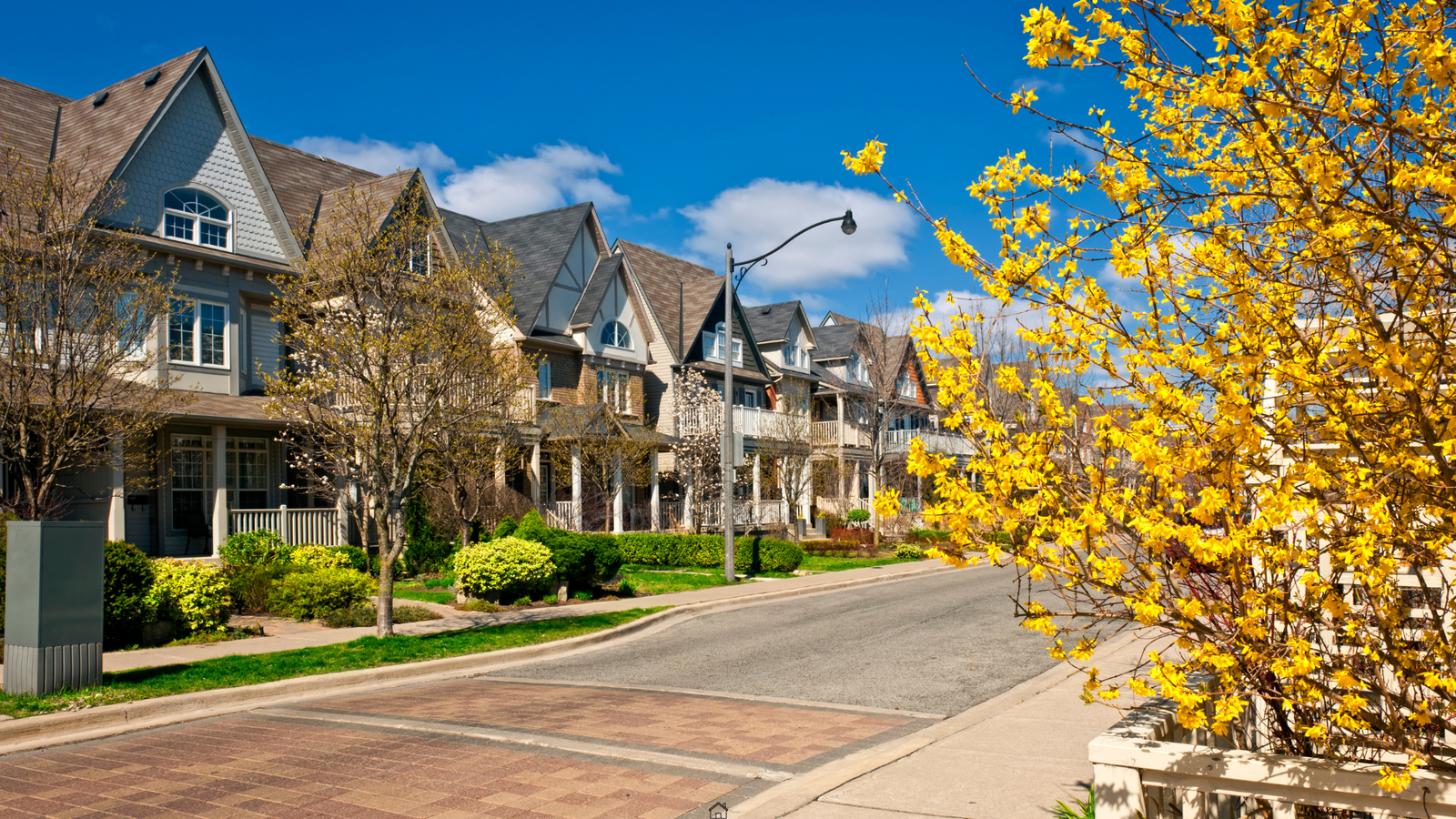 Why Real Estate Is Still a Top Investment in 2025